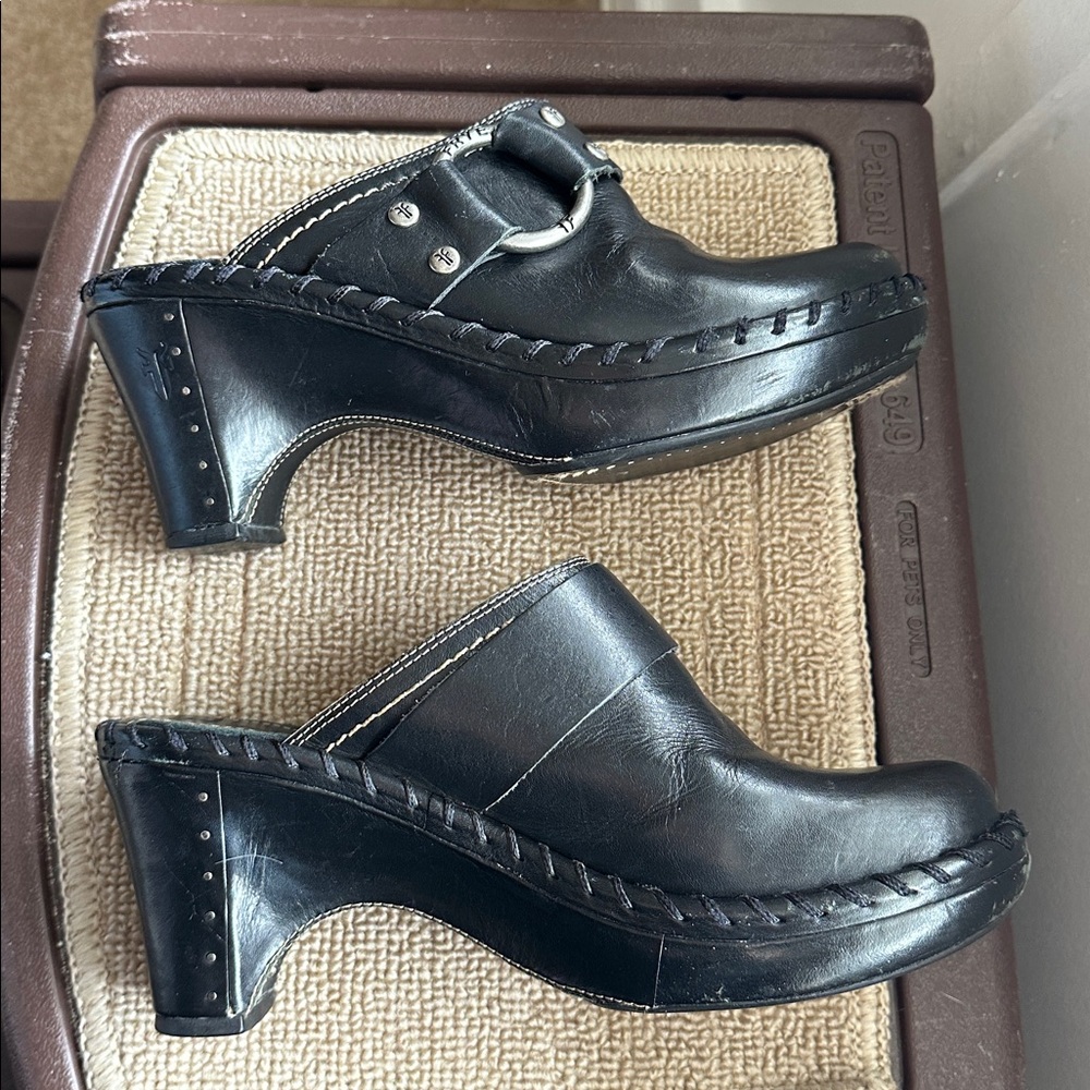 Frye Clogs - Picture 6 of 8
